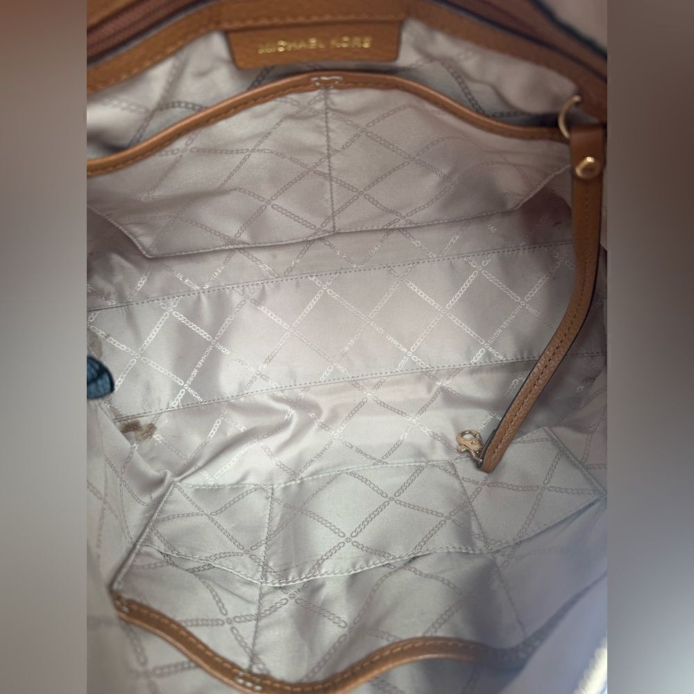 Michael Kors Aria Large Shoulder Bag Signature Logo Vanilla / Acorn - Picture 6 of 7